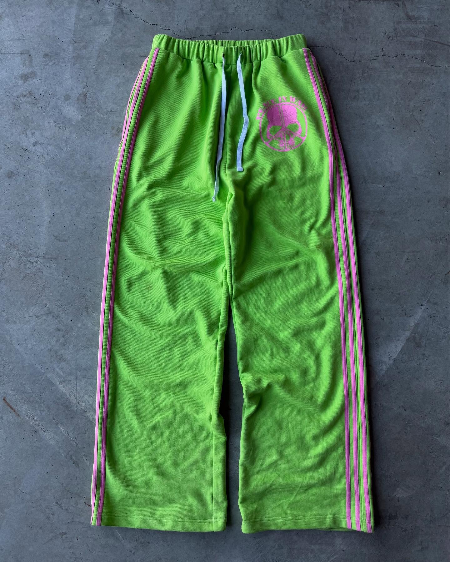 imgi_28_472477023_1145788073724820_266550432617785317_n.jpg Peaceinwar “Neon” Skull Sweats - Image 1